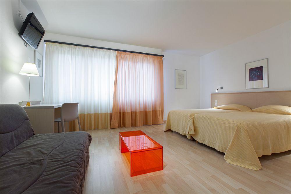 Hotel Des Arts 3*